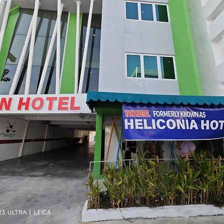 HelicoNia Hotel George Town Esterno foto