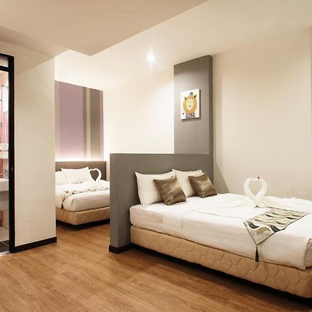 HelicoNia Hotel George Town Esterno foto