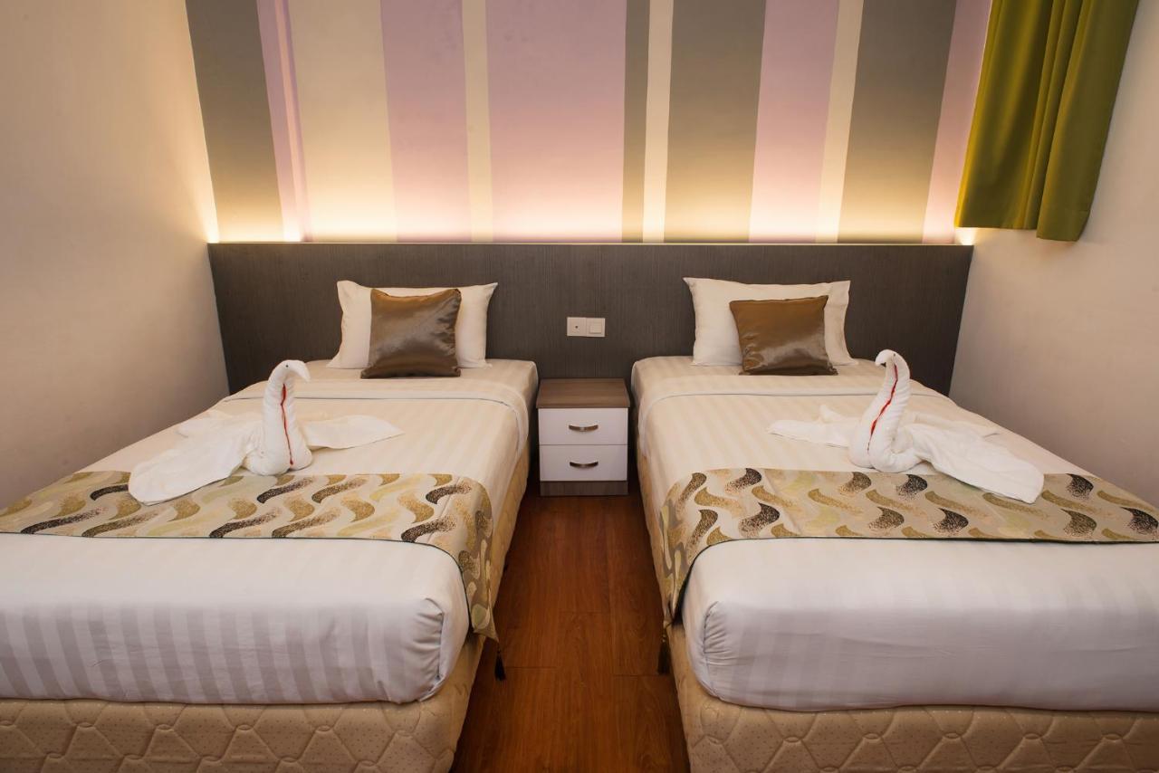 HelicoNia Hotel George Town Esterno foto