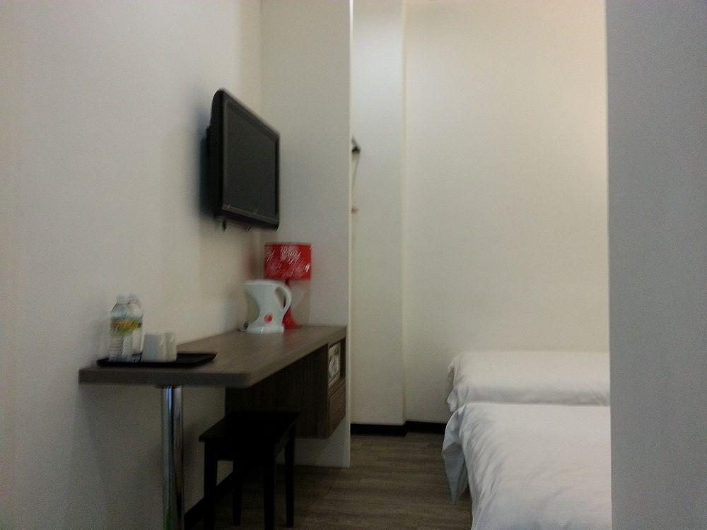 HelicoNia Hotel George Town Esterno foto