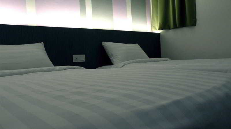 HelicoNia Hotel George Town Esterno foto