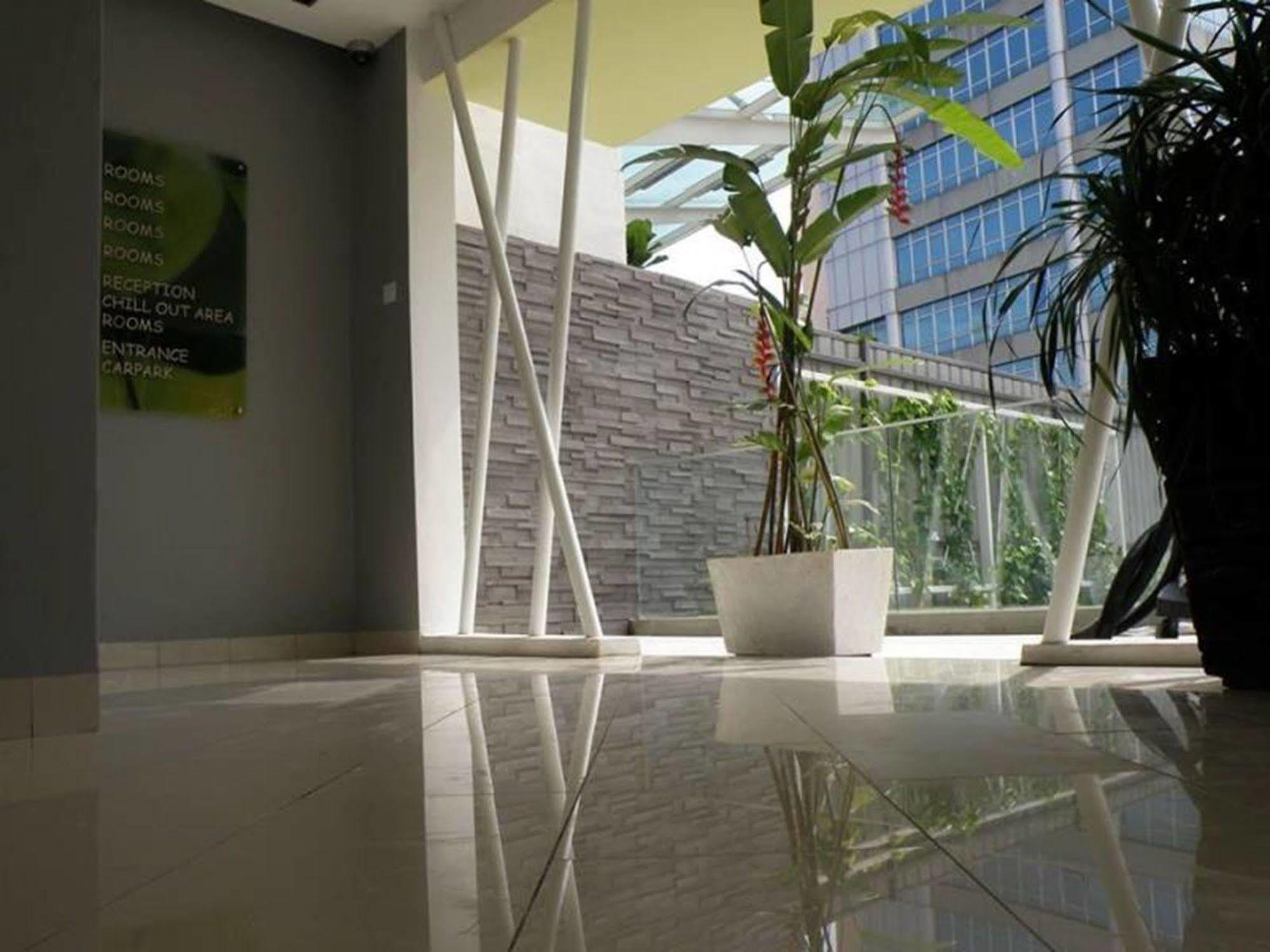 HelicoNia Hotel George Town Esterno foto