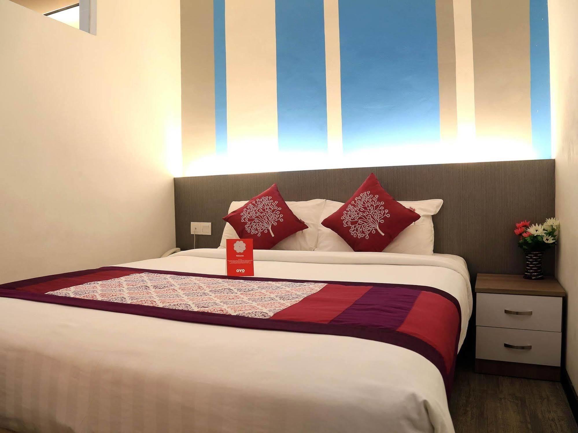 HelicoNia Hotel George Town Esterno foto