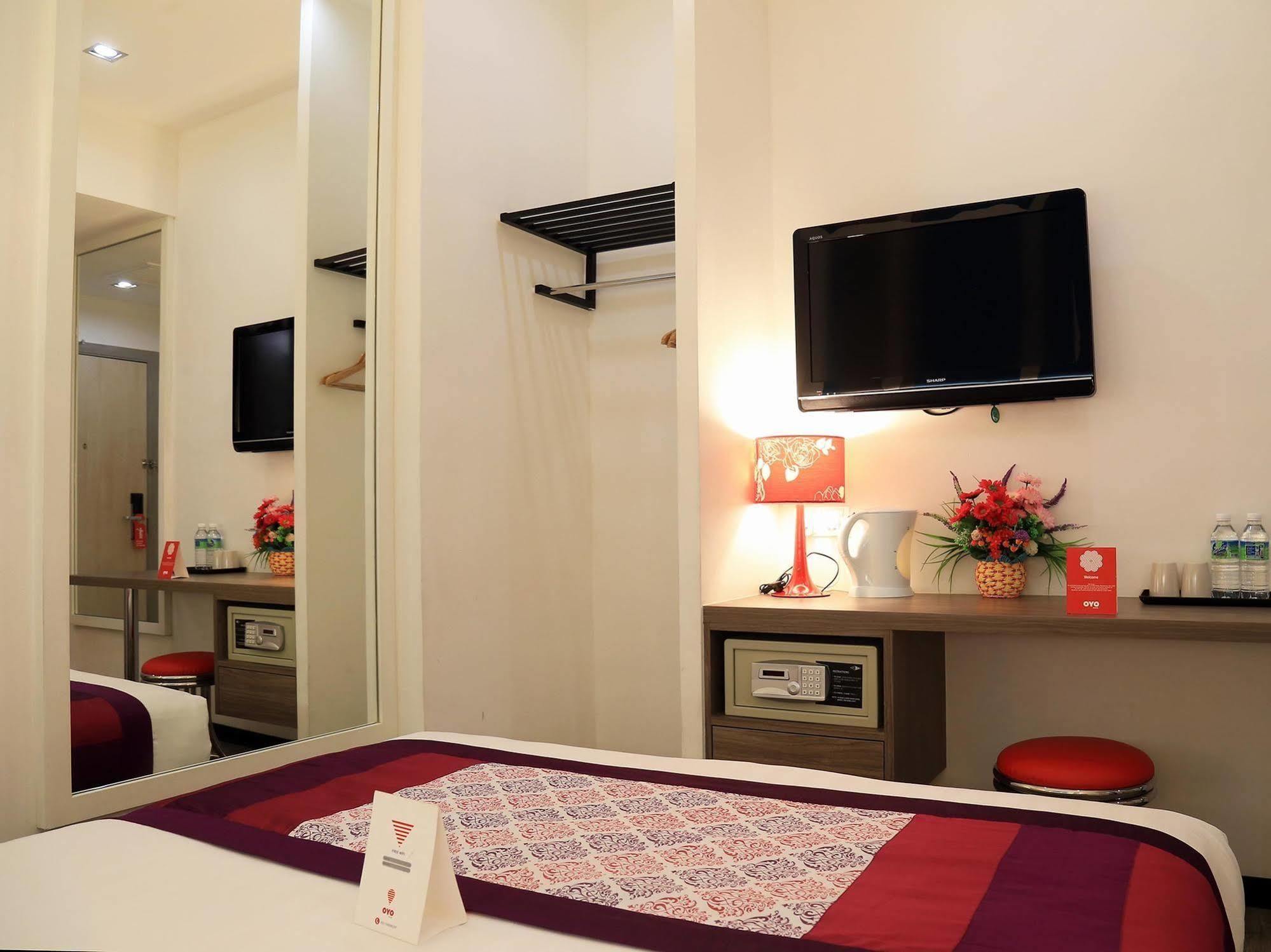 HelicoNia Hotel George Town Esterno foto