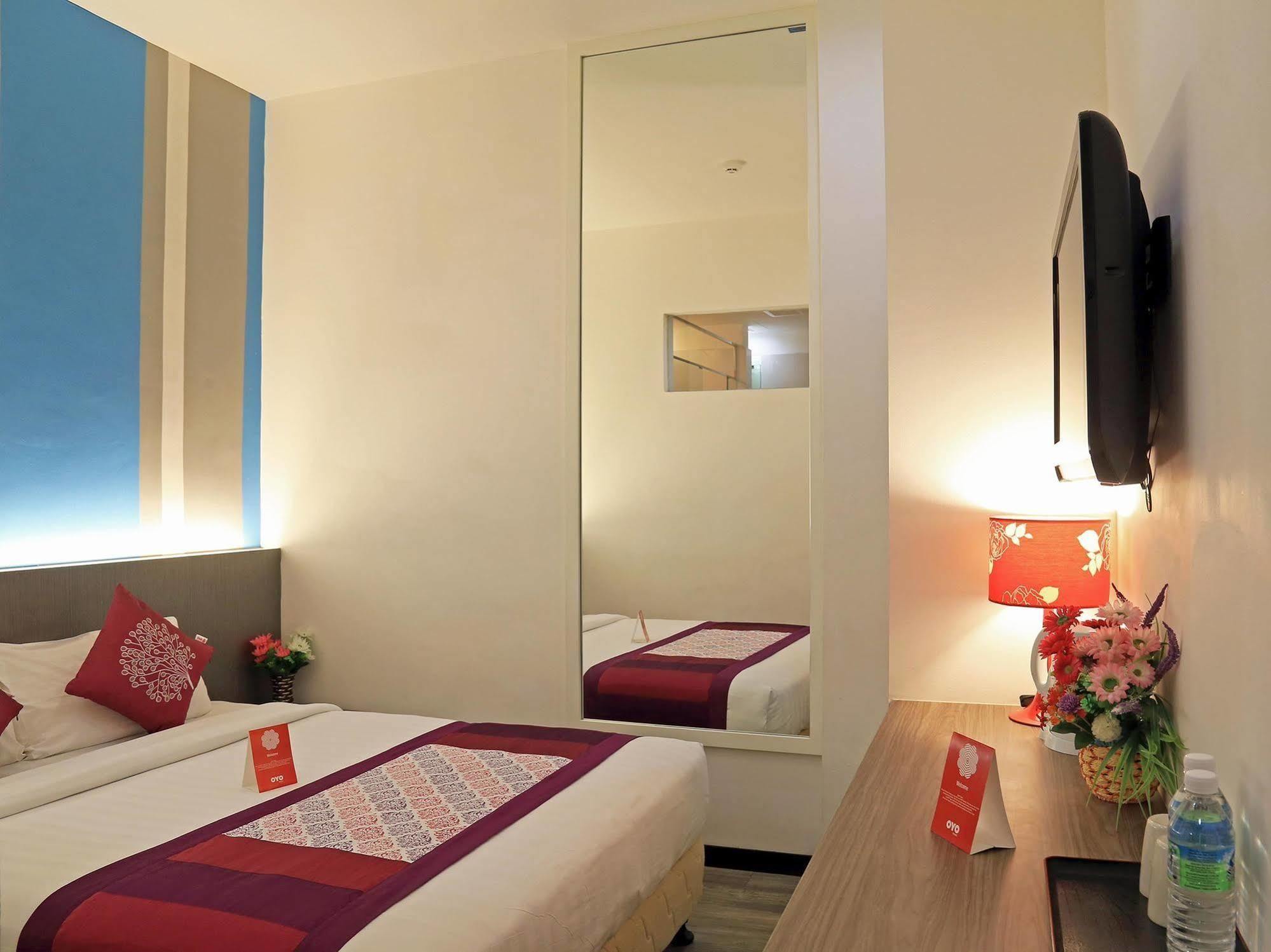 HelicoNia Hotel George Town Esterno foto